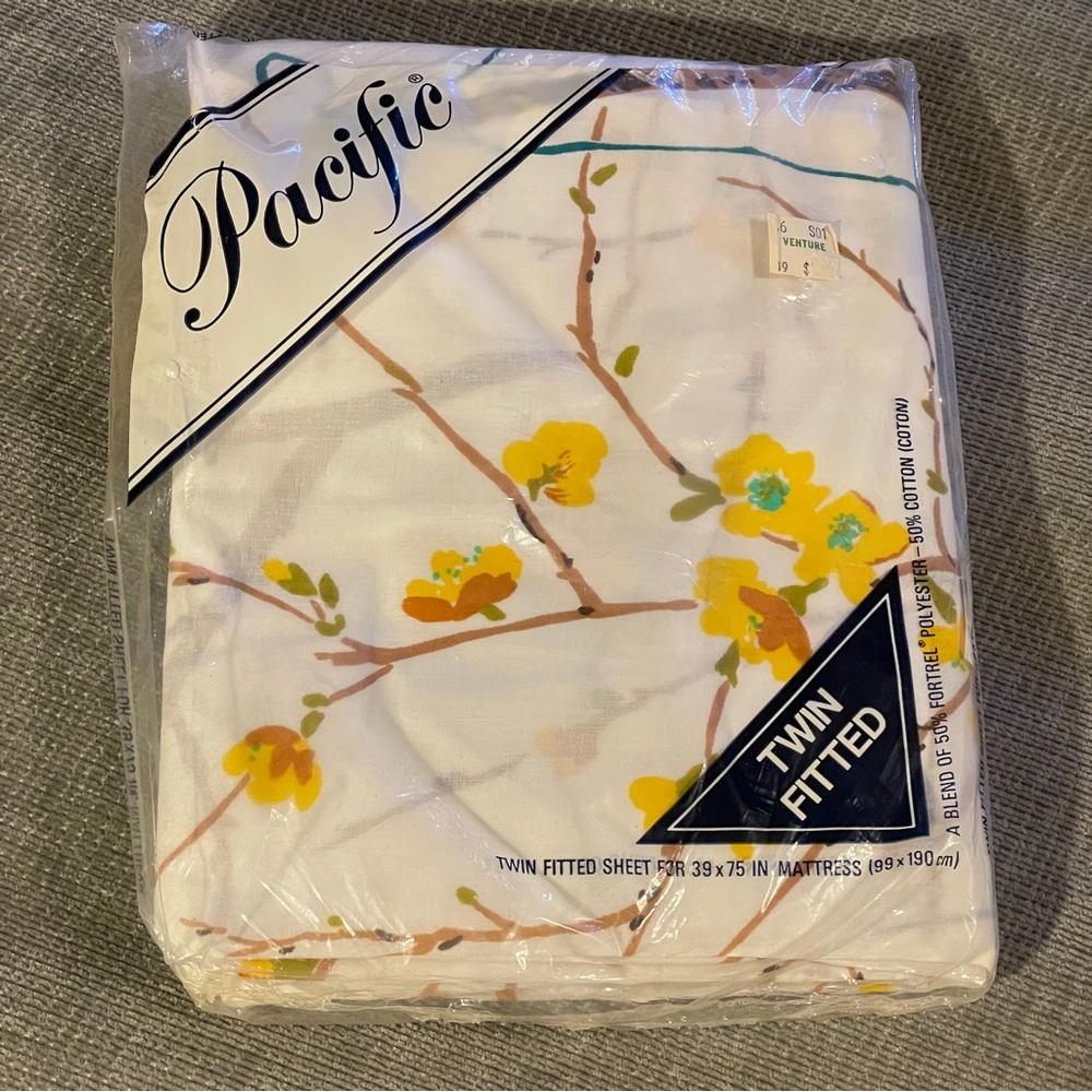 NOS Sealed Vintage Pacific Twin Fitted Sheet in Quince *Made in USA
